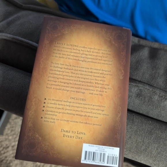 ⭐3/$21⭐The Love Dare Day by Day - Picture 2 of 2